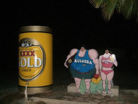 an einem Pub mitten in der Wueste...