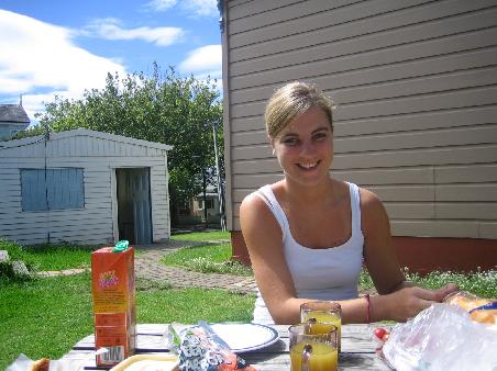 so ein Fruehstueck im Garten ist schon was feines