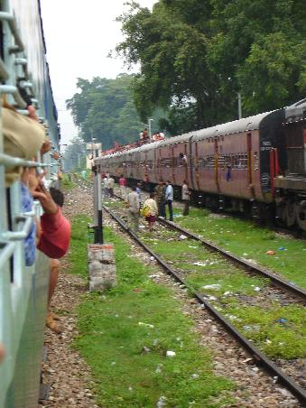Per Express - Zug nach Dehradun. Das war bereits am Morgen. - Irgendwo im Nirgendwo -