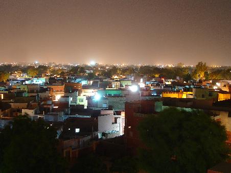 Bikaner bei Nacht. Von der Dachterasse des wunderschönen Hotels aus.