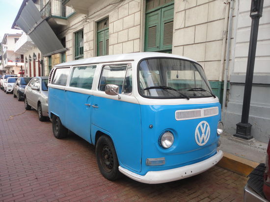Diese wunderschönen Autos sind hier vielfach und in unterschiedlichsten Farben unterwegs