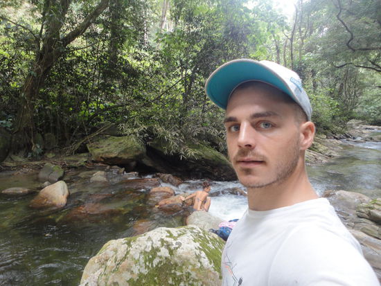 Das sieht der Ben wohl anders, er bleibt lieber angezogen.