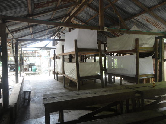 Das zweite Camp direkt vor einem großen Fluss, diesmal gab es für alle Betten.