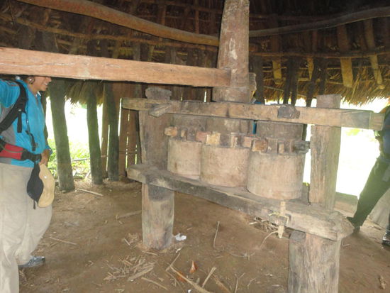 Eine alte Getreidemühle der Tairona-Indianer.