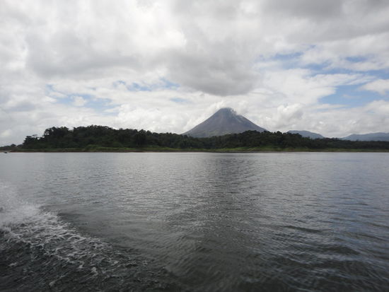 Der Vulkan "Arenal" im Hintergrund