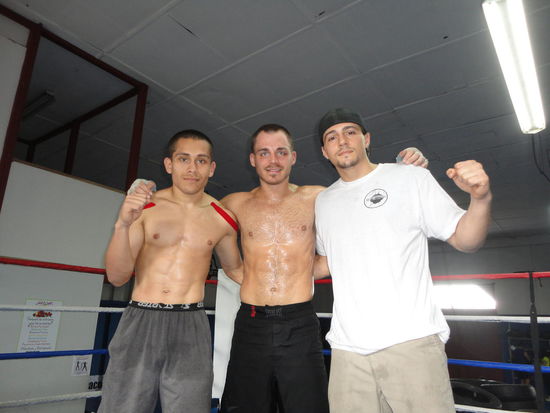 Mit Franklin Rivas Mairena & einem weiteren Champ vom American Top Team, Daniel Aziz Badran (USMTA Champion & IKF World Classic Champion 2011 (Muay Thai))