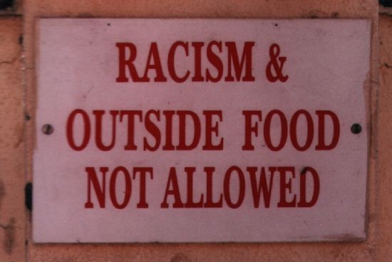 In das Restaurant kann man ruhig Essen gehen.
