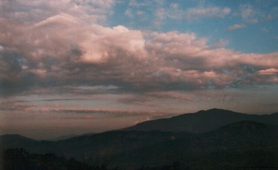 Blick nach Westen auf dem Highway von Kathmandu Richtung indischer Grenze.