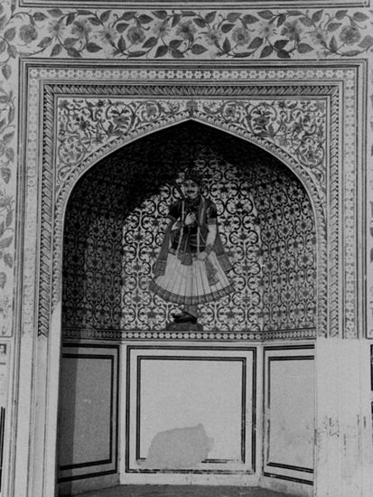 Detail eines Palasttors in Jaipur (Exquisite Einlegearbeiten aus verschiedenfarbigen Steinen)