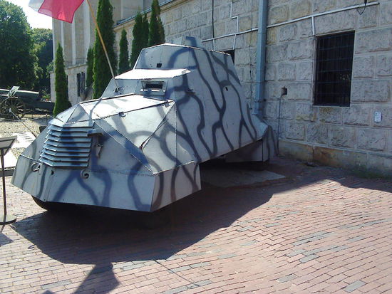 "Hausgemachter" Panzer der warschauer Aufständischen 1944.