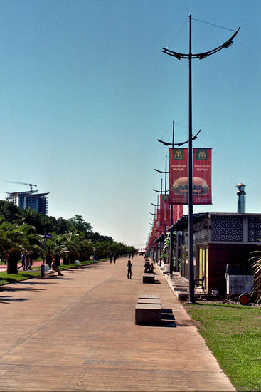 Hamurger-Kettenwerbung (Den Fraß gibt es leider auch schon) 