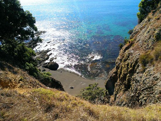 Einer der schwarzen Strände