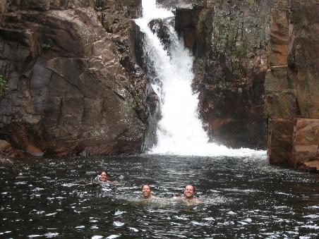 schwimmen im wasserfall