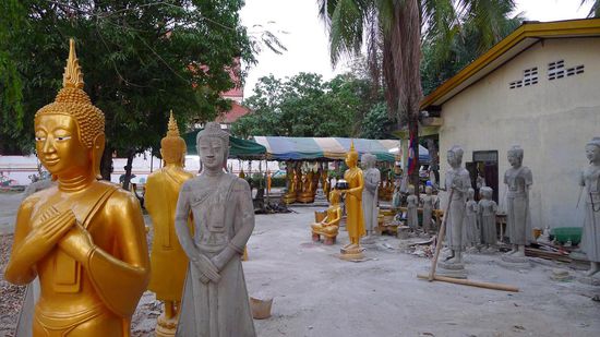Der buddhistische Tempel wird gerade herausgeputzt