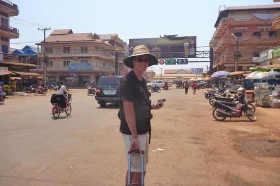 Ankunft in Banlung, eine unerwartet richtig grosse Stadt