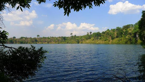 Der wunderschöne Yeak Loam See. Hier schmerzt es nicht, dass man Eintritt zahlen muss