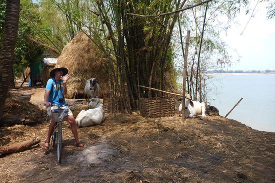 Der Rückweg durch die kleinen Dörfer direkt am Mekong war extrem interessant