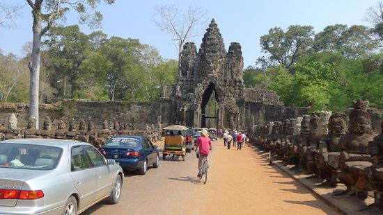 Weiterfahrt durch das Südtor. Hier staute sich der Verkehr etwas