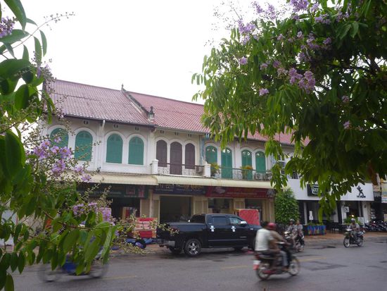 In Battambang finden wir eine schöne Stadt vor, hier stehen viele Gebäude aus der Kolonialzeit.