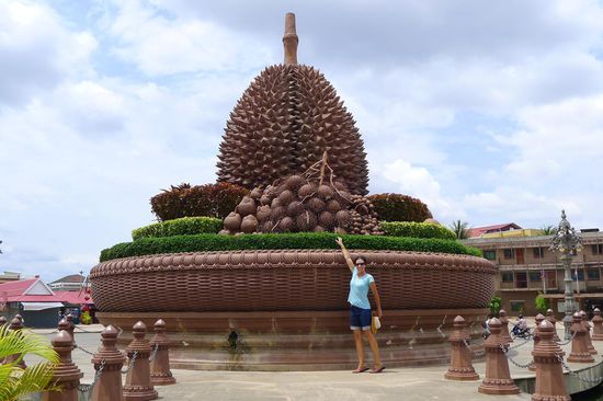 Ein Zentrum für Obstanbau, das Denkmal für Durian (Stinkfrucht), Rambutan, Ananas, Longans und und und