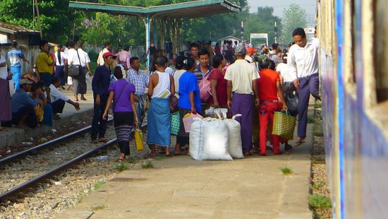 Die Züge werden gut genutzt von der Bevölkerung, da gönnten wir uns gerne die teurere Sitzplatzgarantie