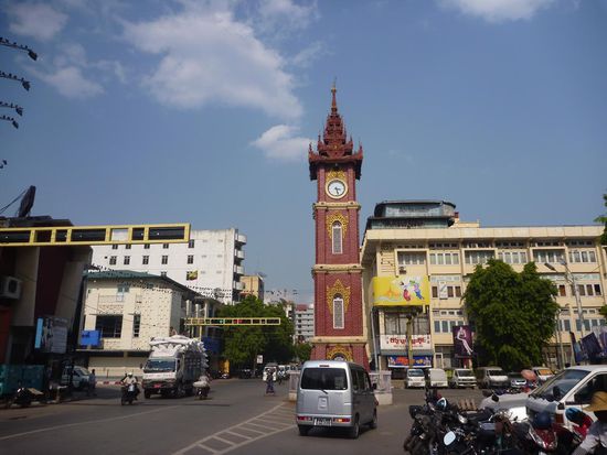 Der Uhrenturm von Mandalay