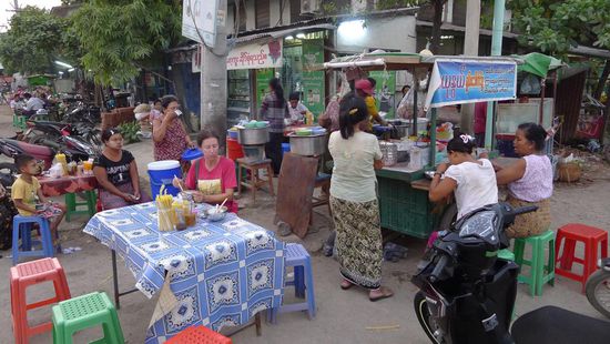Wir konnten doch noch eine recht gute Suppe essen, am Besteck waren noch Essensreste, aber die Leute sind einfach sooooooo nett, da sieht man über Einiges hinweg