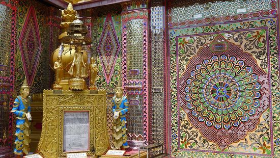 Einfach viel Gold, Farbe, Mosaik, man weiss nicht wohin zuerst schauen