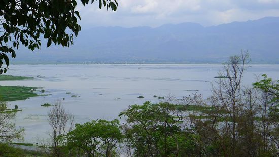 Blick auf den riesigen Inle See