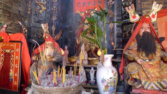 Ein Besuch im örtlichen Tempel darf natürlich nicht fehlen,
