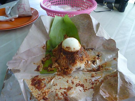 die Mahlzeit ist ausgepackt, das Ei fehlt nie (an der ästhetischen Optik lässt sich noch arbeiten)