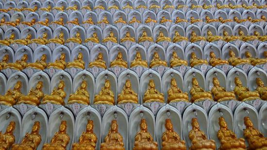 Die Buddhas haben wir nicht nachgezählt