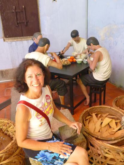 Die Jungs im Hintergrund sind nicht echt