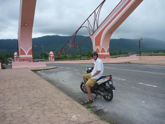 Erster Tag mit Moped, der Himmel hat uns schon zu deken gegeben