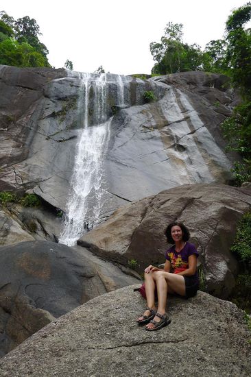 Eine von sieben Stufen des Seven Wells Wasserfall