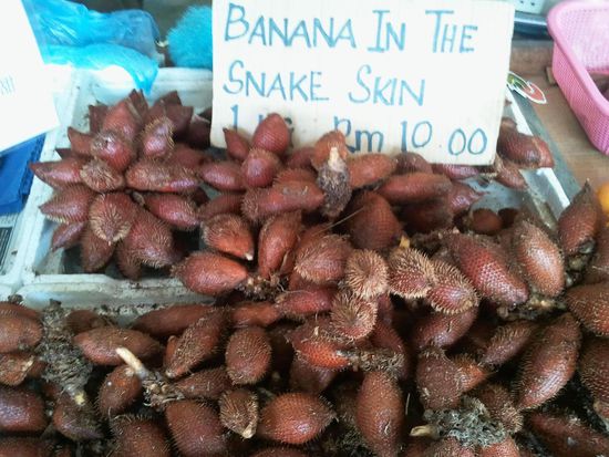 "Bananen in Schlangenhaut", sieht nur so aus....