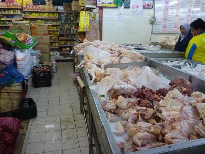 Den Anblick der Frischfleisch-Theke im Supermarkt wollen wir nicht unterschlagen, gewisse Dinge sehen wir mittlerweile aber nicht mehr so eng