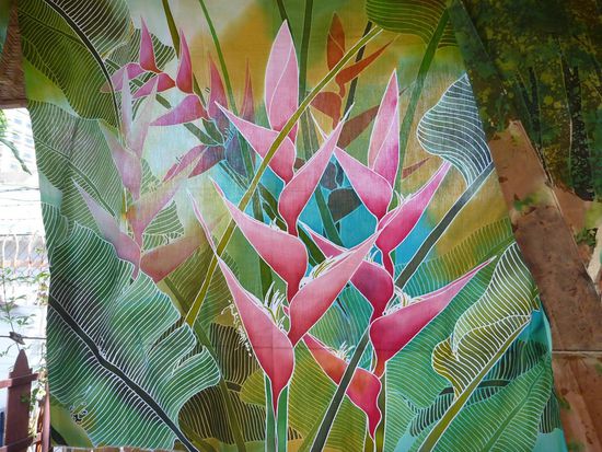 Farbenprächtige Batikarbeiten