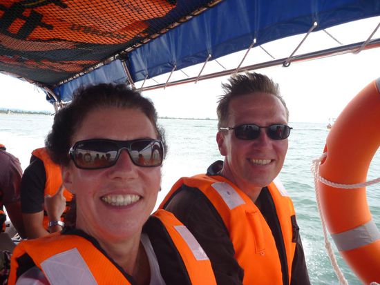 Wir hatten uns nicht speziell gestylt und auch keine Gesichtsstraffung hinter uns, das war das Werk des Fahrtwindes