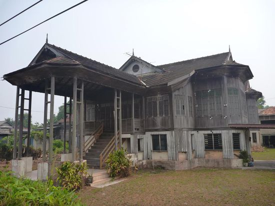 Diese schöne alte Villa wartet noch auf die Restauration