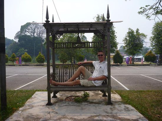 Nach langem Marsch am Museumskomplex angekommen, ist erst einmal ein Päuschen angesagt