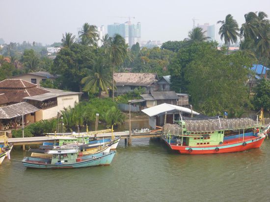 Von der Brücke hatten wir zumindest schöne Ausblicke auf kleine Fischerdörfer