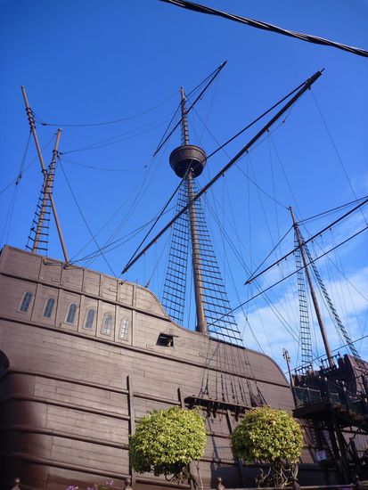 In Form eines Schiffes gebaut, das Maritim- Museum