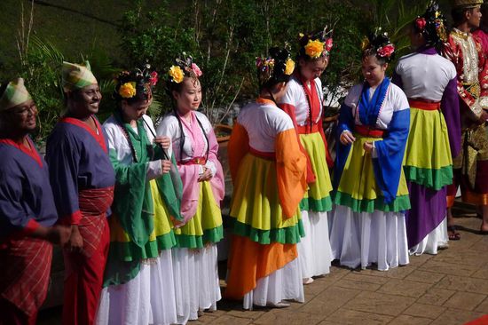 ...und die Akteure warten auf ihren Einsatz