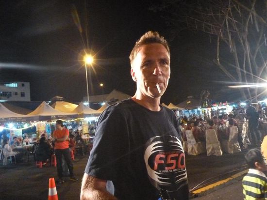 ...und ehe wir uns versahen, war der Mund damit regelrecht zugeklebt