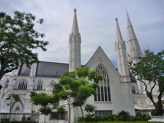 Die St. Andrews Kathedrale, eine von vielen schönen Kirchen in Singapur...
