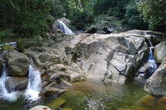 Immer wieder kleine Wasserfälle und Pools, einfach nur schön