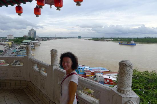 Von oben ein Rundum-Ausblick über den Fluss und die Stadt