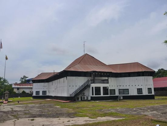 Das Fort Sylvia, ein Gebäude aus der Zeit der "weissen Rajas", an diesem Tag leider geschlossen