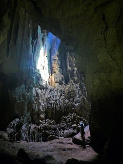 Die Padang Area ist auch bekannt für die vielen Lichteintritt-Öffnungen, die sich je nach Sonnenstand dauernd ändern
